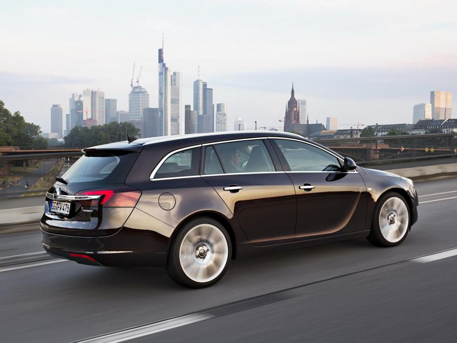  Opel Insignia Sports Tourer 2013 года  (фото 10 из 15)